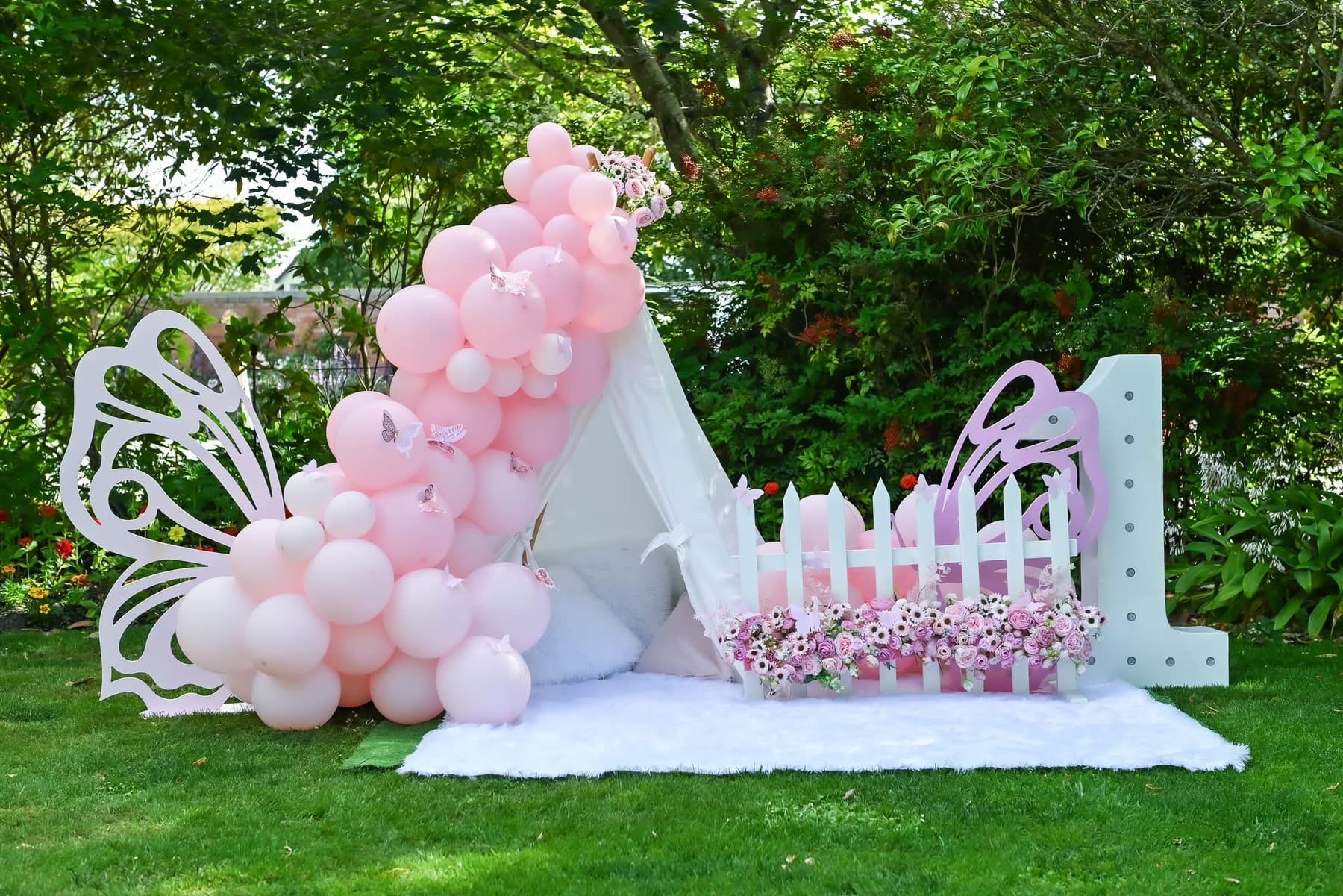 Arch and backdrop for hire